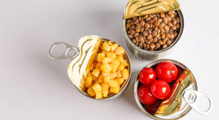 معلبات يجب أن تكون موجودة في خزانة المونة في منزلك: اكتشفيها الآن!