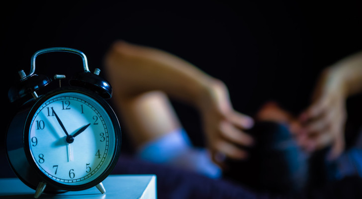 هل تستيقظ بين الساعة 2 و3 ليلًا باستمرار؟.. هذا ما يخفيه جسمك وقد يهدد صحتك!