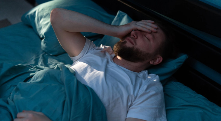 الخبراء يكشفون أن سبب الأرق ليس القلق أو التفكير، وإنما الأمعاء!