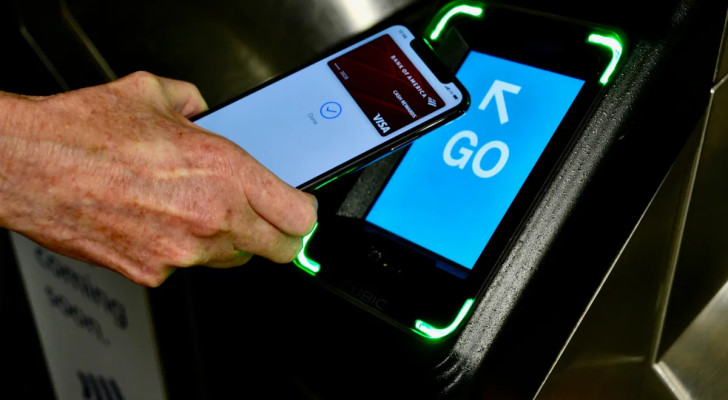 لمستخدمي الآيفون.. قريبا: جواز السفر الرقمي داخل Apple Wallet