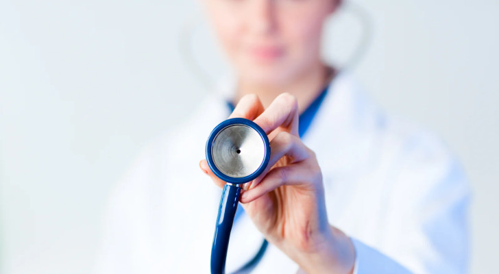 ابتكار ثوري .. سماعة طبية قادرة على تشخيص أمراض القلب بـ 15 ثانية!