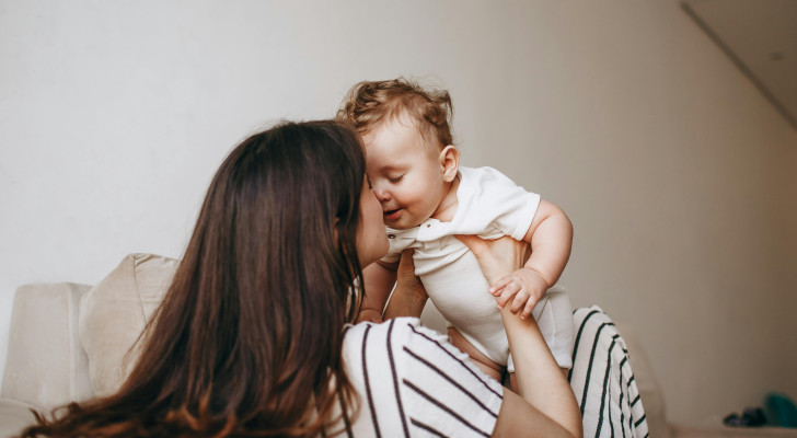 علماء كامبريدج: الطفل يأخذ ذكاءه بالكامل من أمه!