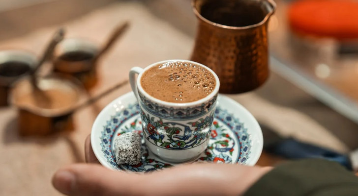 الخبراء يحذرون.. في هذه الحالة يصبح كوب القهوة خطرا ساما!