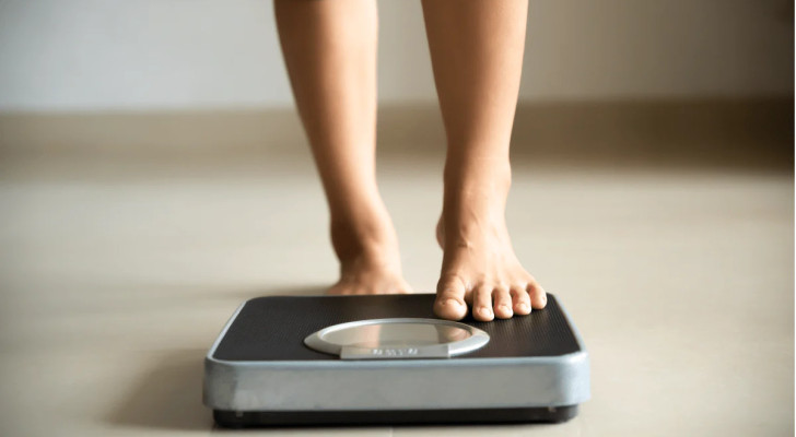 في الصباح أم المساء؟ ما أفضل وقت لقياس وزنك بدقة؟