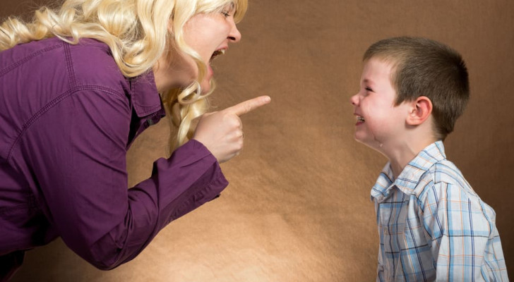 تجنبوا الصراخ على الأطفال.. فقد يترك ندوبا داخل أدمغتهم!