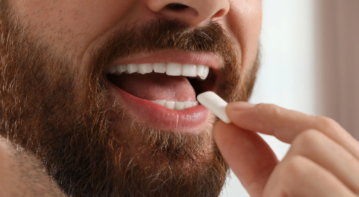 ماذا سيحدث في جسمك بعد ابتلاع العلكة مرارا وتكرارا؟