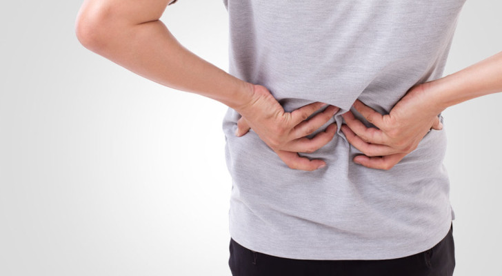 وفقا لـ PMC (PubMed Central).. آلام الظهر من هذا النوع قد تكون إنذارا مبكرا لسرطان القولون!