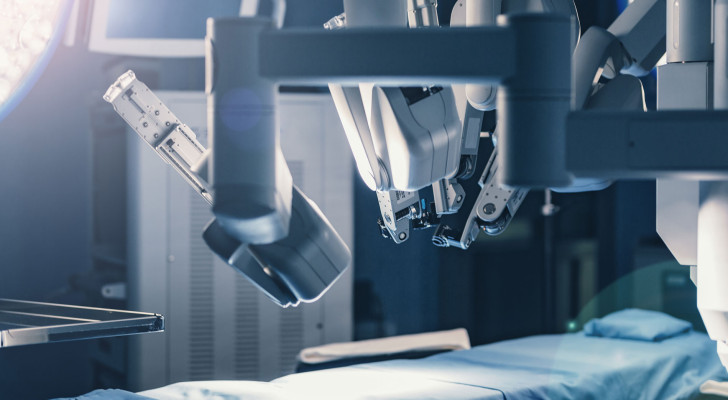 الروبوتات الطبية.. كيف غيرت وجه الجراحة في 2025؟