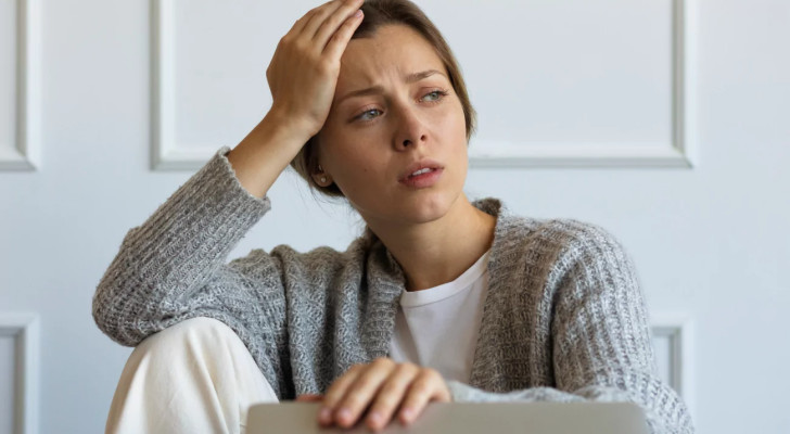 تعاني من النسيان والتشتت؟ جرب هذه العشبة القديمة ستحسن ذاكرتك وتزيد صفاء ذهنك