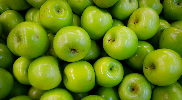 ماذا سيحدث لمريض السكري إذا التزم بتناول حبة تفاح أخضر يوميا؟