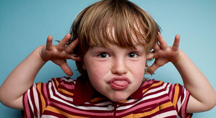 سر الضحك في العائلة.. الأخ الأصغر هو الأكثر كوميديا بين إخوته!