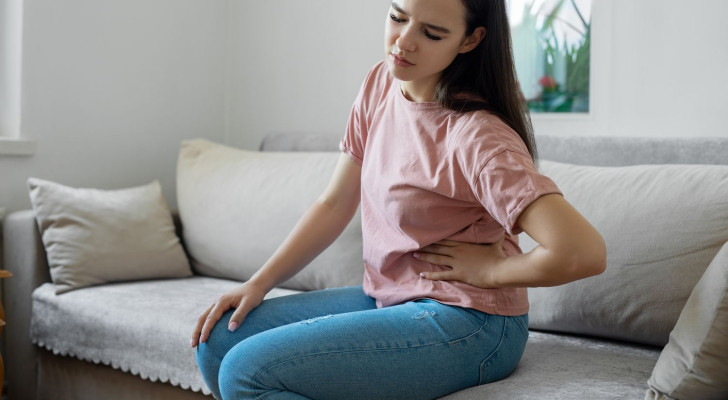 عرض نسائي قد تعانين منه يوميا وتعتبرينه عاديا.. الأطباء يحذرون: تجاهله قد يكون خطأ خطيرا!