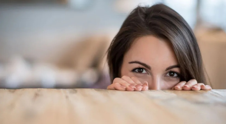 احمرار الوجه خجلا.. الاستجابة العاطفية الإنسانية الوحيدة التي يستحيل قمعها أو اصطناعها!