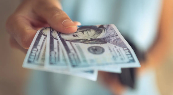 الصرف المفرط للمال قد يكون مؤشرا مبكرا لمرض أو اضطراب ما!