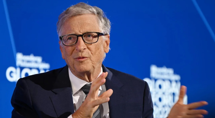 بيل غيتس: خلال ١٠ سنوات.. الذكاء الاصطناعي سيحل مكان الأطباء والمعلمين!