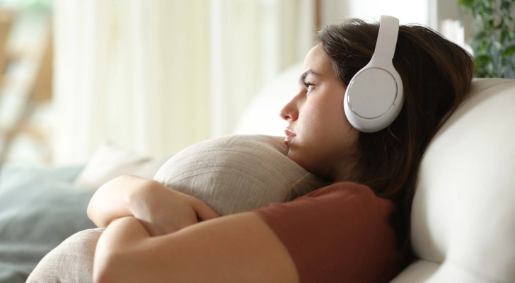 أبحاث: الاستماع للموسيقى لساعات طويلة جدا دلالة على الاكتئاب!