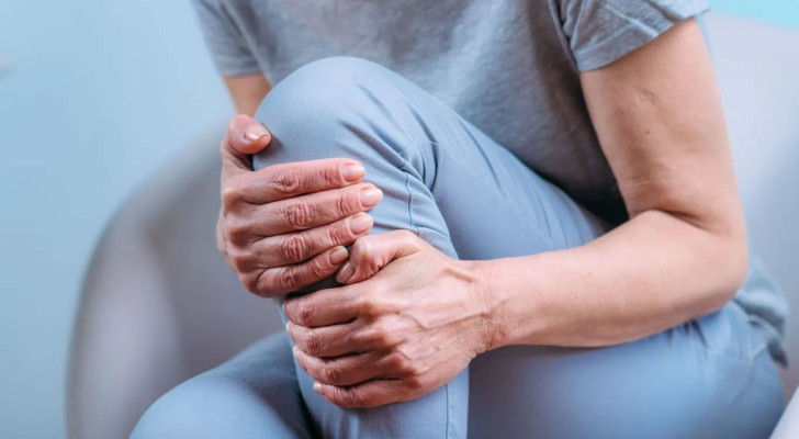 ليس احتكاكا فحسب: ألم مستمر في مفصل الركبة قد يكون مؤشرا لمشاكل أكبر!