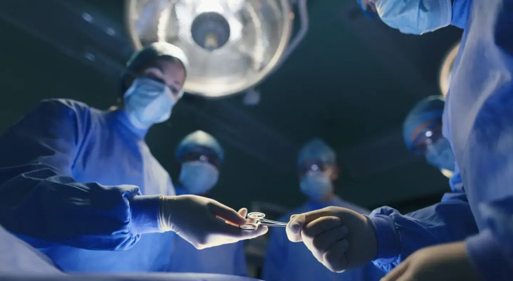 لأول مرة في تاريخ الطب البشري.. جراحة قلب بدون إجراء شق في صدر المريض!