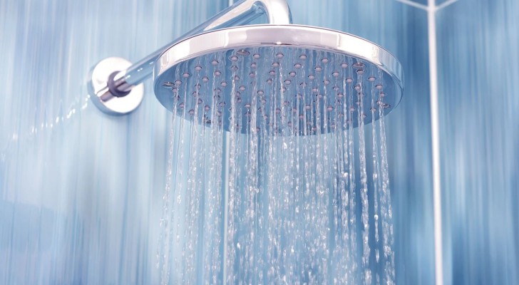 لماذا نفكر بشكل أفضل أثناء الاستحمام؟ العلم يفسر..