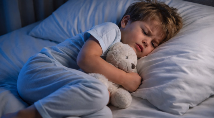 طفلك يعاني من حكة شديدة حول الشرج ليلا؟ إليك السبب الطبي المحتمل