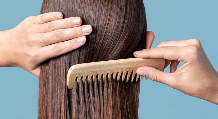 مخاطر خفية في مشط شعرك.. متى يجب أن تغير مشطك؟ .. معلومات قد تصدمك!