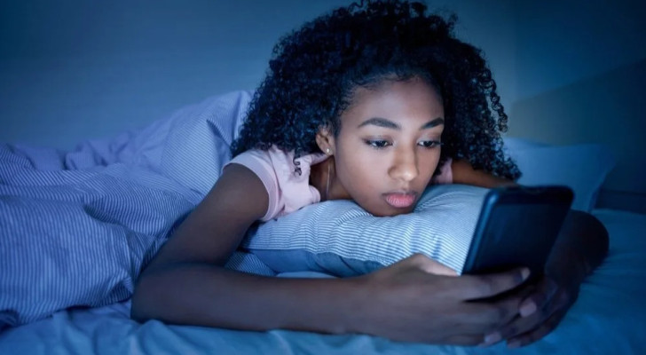 تحذير طبي: كثرة السهر في سن المراهقة تؤثر على طريقة التفكير بالمستقبل!