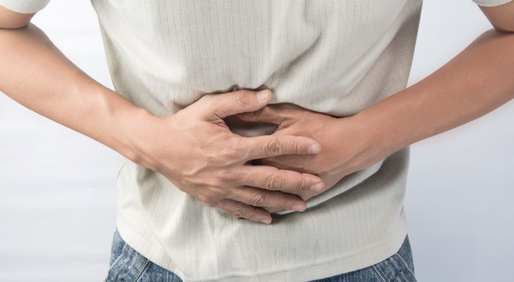 شاب (21 سنة) يعاني من الإسهال المستمر وفقدان الوزن السريع: ما التفسير الطبي؟