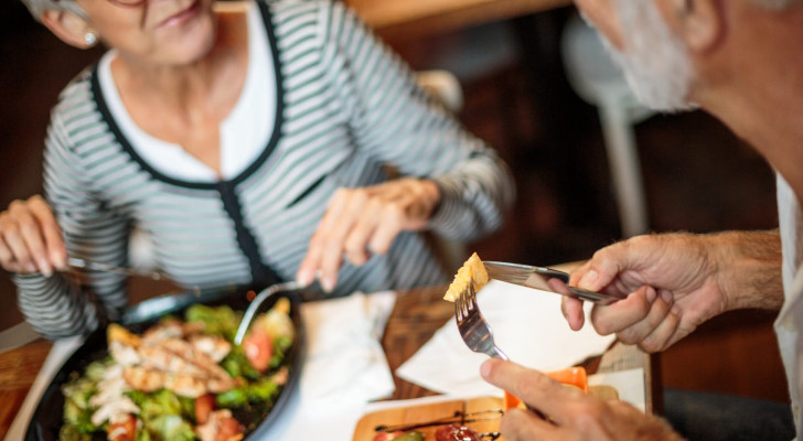 كبار السن الذين يتناولون اللحوم دوما لديهم فرصة أكبر لبلوغ سن الـ100 بصحة جيدة!