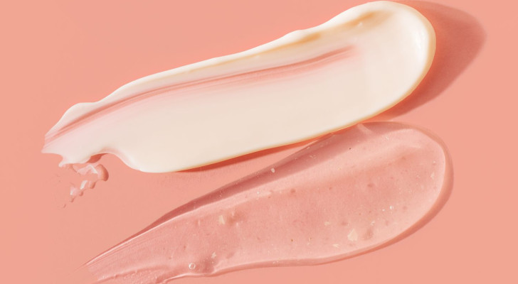 الفازلين أم الغليسيرين: أيهما أفضل لبشرتك في فصل الشتاء؟