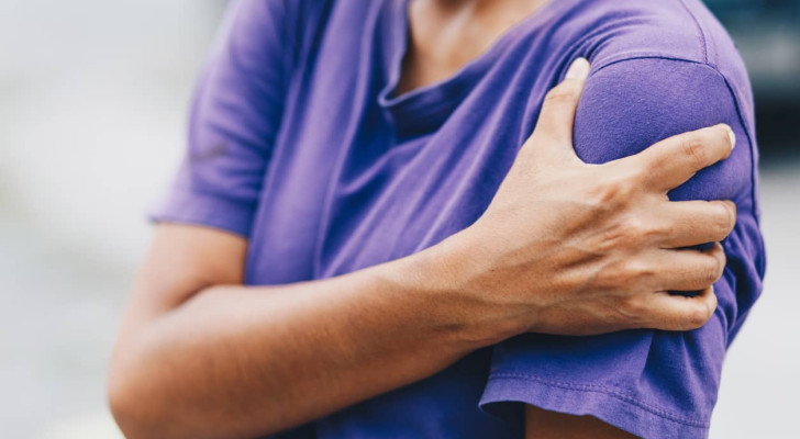 لا تهملها بعد اليوم… علامات خطرة قد تظهر بعد تناول مكملات فيتامين د!