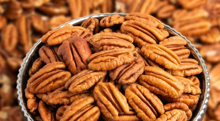 فوائد صحية غير متوقعة لجوز البقان.. مكسرات تحمي قلبك!