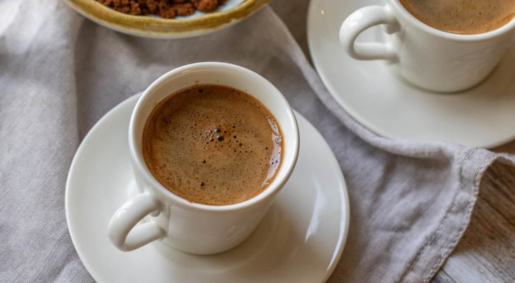 كم فنجان قهوة يمكنك أن تشرب بين فترة الإفطار والسحور دون أن تضر جسمك؟