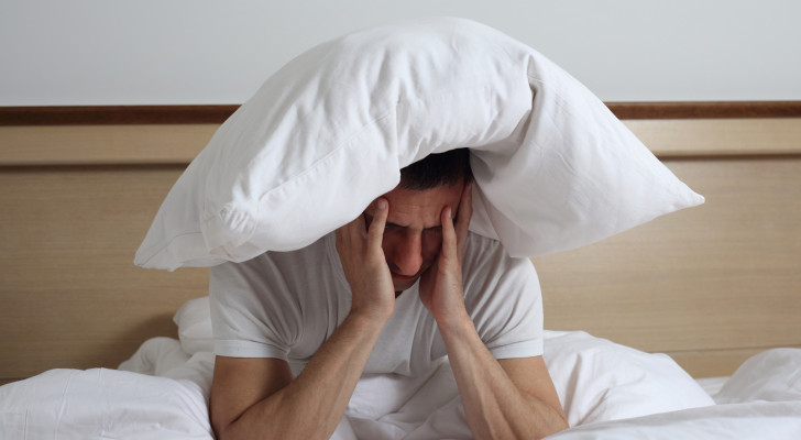 لماذا يستيقظ الإنسان ويشعر وكأنه سقط من ارتفاع، ولا شيء حدث؟