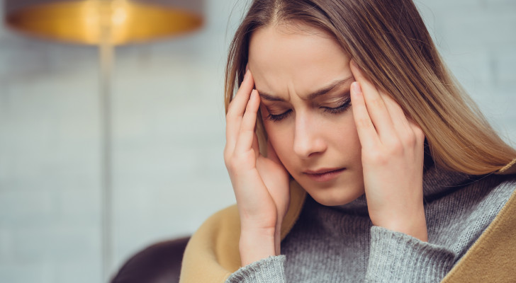 ما سبب الشعور بضغط في مؤخرة الرأس ونبض في الرأس أثناء الصيام؟