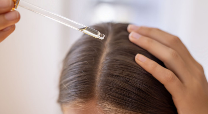 3 زيوت طبيعية سحرية تقوي جذور الشعر للنساء