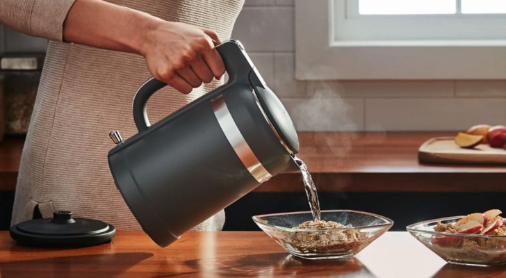 ما علاقة إبريق غلي الماء الكهربائي بمرض السرطان؟ وهل هو سبب للإصابة؟