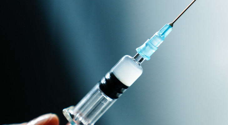 ثورة طبية.. اعتماد أول لقاح علاجي لمرض السرطان.. وهذه أول دولة تبدأ باستخدامه