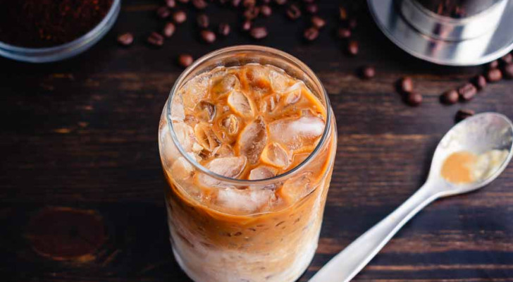 هل سمعتم بقهوة الزبادي؟ ترند مشروب الصباح الجديد.. ما حكايته؟