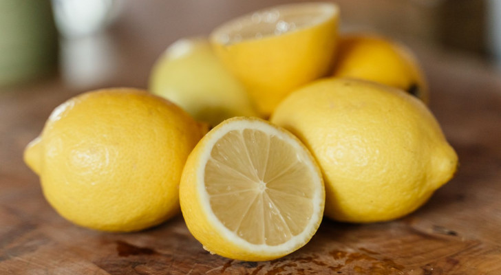 ماذا يحدث بجسم مريض الضغط إذا تناول الليمون يوميا؟ هل يرفع الضغط أم يخفضه؟