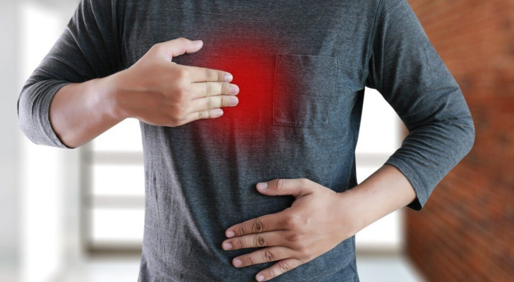 كيف تفرق بين حرقة المعدة العادية وتلك التي تشير للنوبة القلبية؟