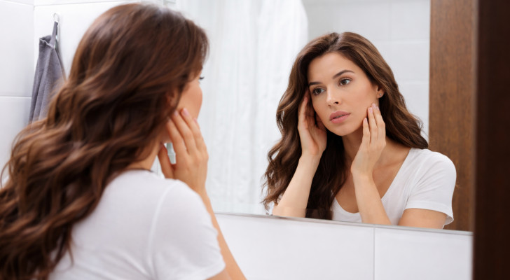 شعر زائد على الوجه رغم انتظام الدورة في عمر الثلاثين.. متى يصبح الأمر مقلقا؟