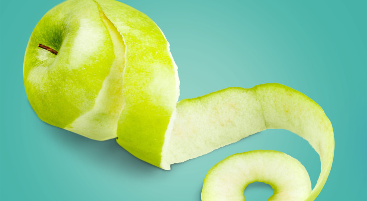 ما الأكثر فائدة: لب التفاح الأخضر أم قشره؟ المفاجأة في الإجابة!