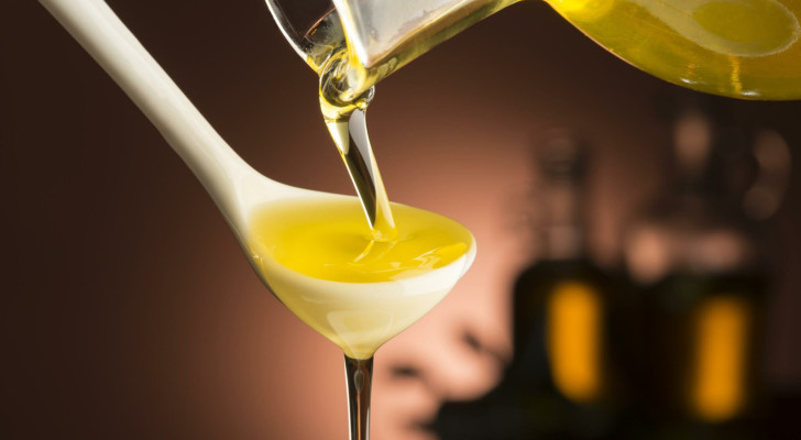 ماذا يحدث لضغط الدم عند تناول ملعقة من زيت الزيتون يوميا؟
