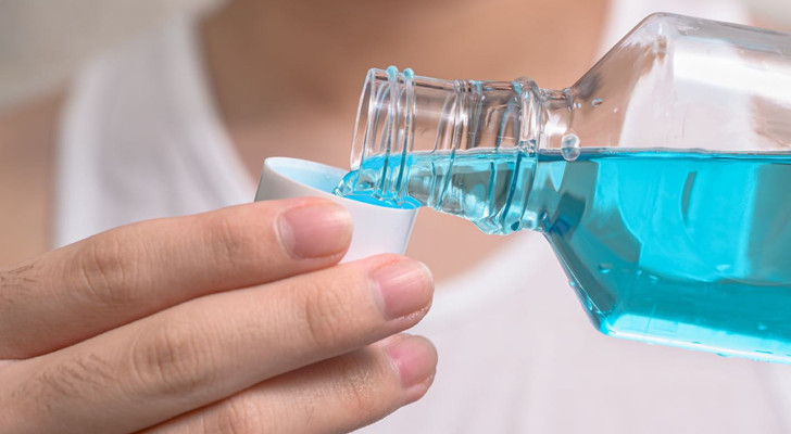 هل غسول الفم يضر القلب؟ ماذا يقول الأطباء؟