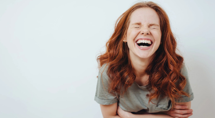 كلما ضحكت أكثر.. جهازك الهضمي سيشكرك!