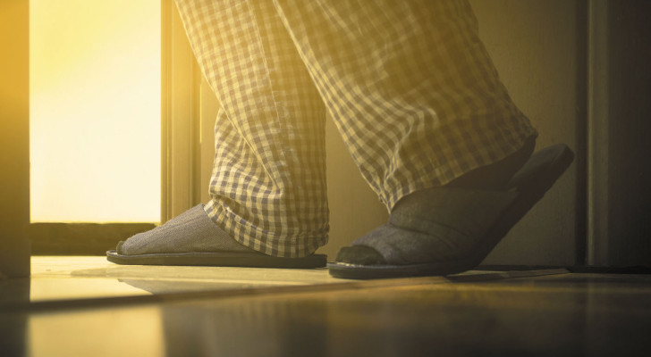 لماذا تستيقظ ليلا أكثر من 3 مرات للذهاب إلى الحمام؟ أسباب قد لا تتوقعها