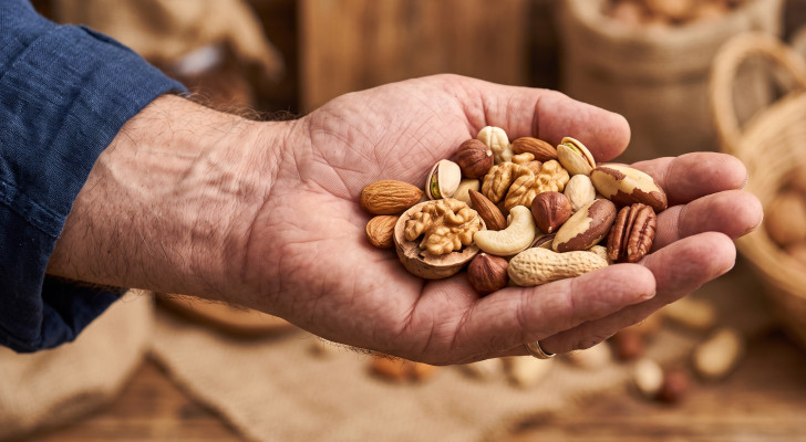 4 خيارات من المكسرات لدعم صحة البروستاتا.. تعرف عليها