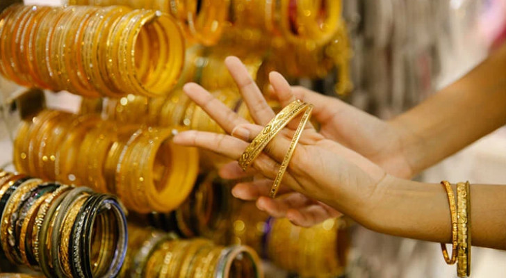 ظاهرة منتشرة بين النساء.. ما سر الإقبال المتزايد على الذهب رغم غلاء أسعاره؟