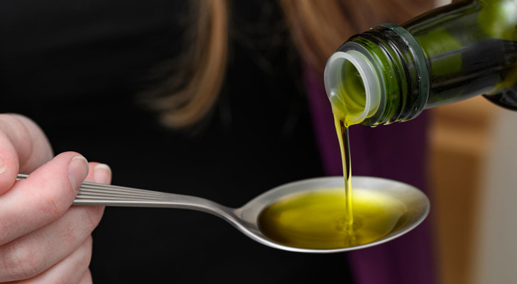 ماذا يحدث لسكر الدم عند تناول ملعقة من زيت الزيتون قبل الطعام؟
