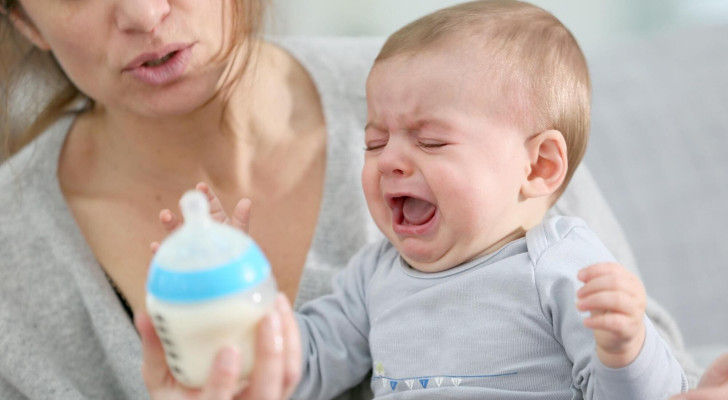 ما أعراض التهاب السحايا عند الأطفال دون عمر السنتين؟ علامات خطيرة لا تتجاهليها